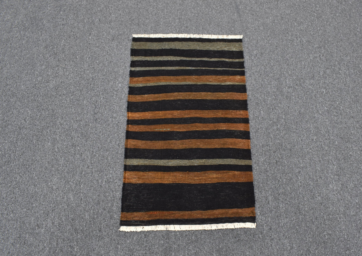 El Dokuma Nadir Otantik Kağızman Sade Yün Kilim 6376