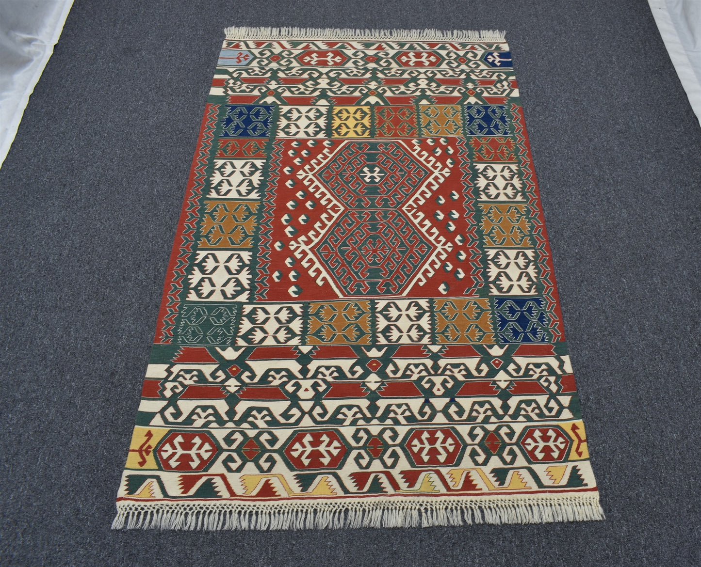 El Dokuma Benzersiz Yağcıbedir Yörük Yün Kilim 6410