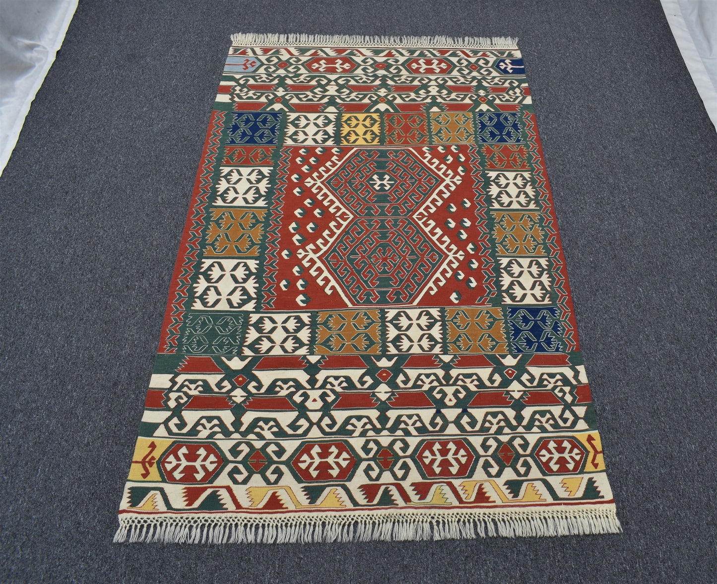 El Dokuma Benzersiz Yağcıbedir Yörük Yün Kilim 6410