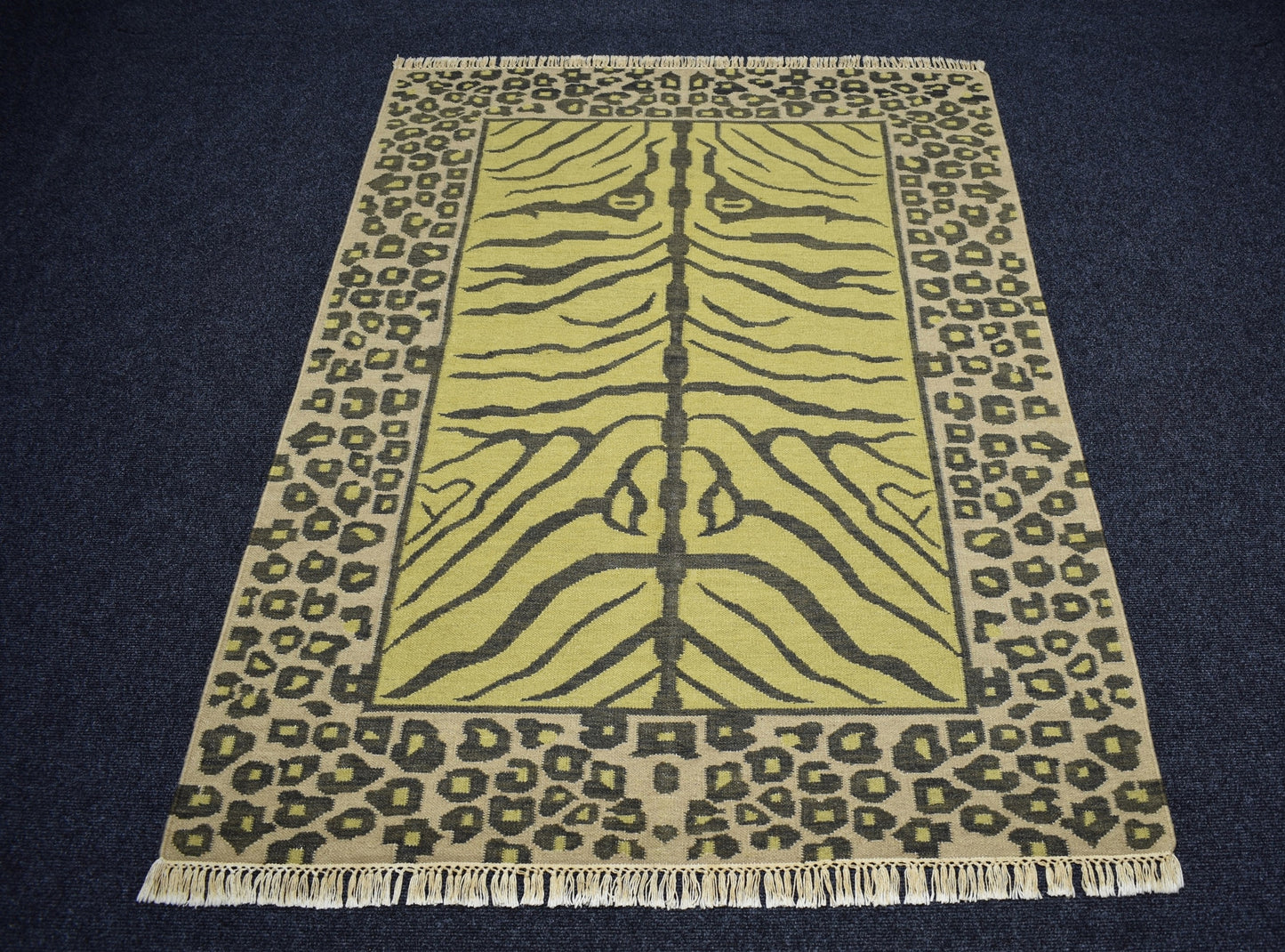Yeni El Dokuma Modern Leopar Tasarım Yün Kilim 7395