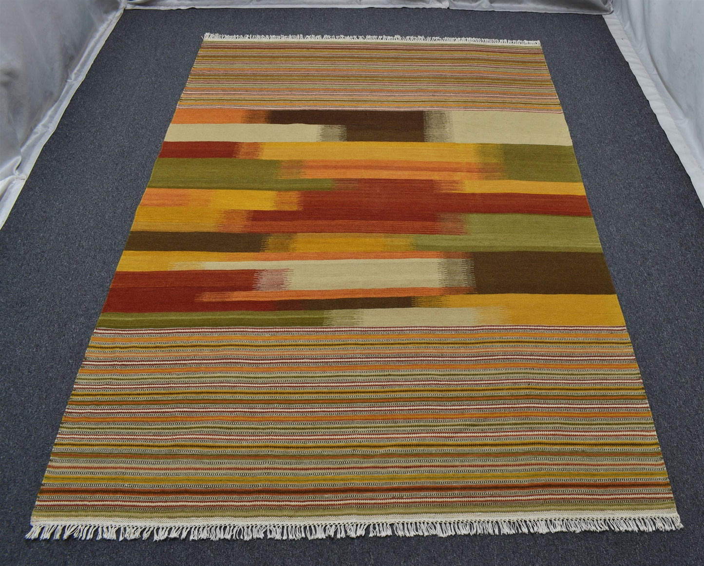 Yeni El Dokuma Özel Tasarım Modern Tarz Yün Kilim 4624