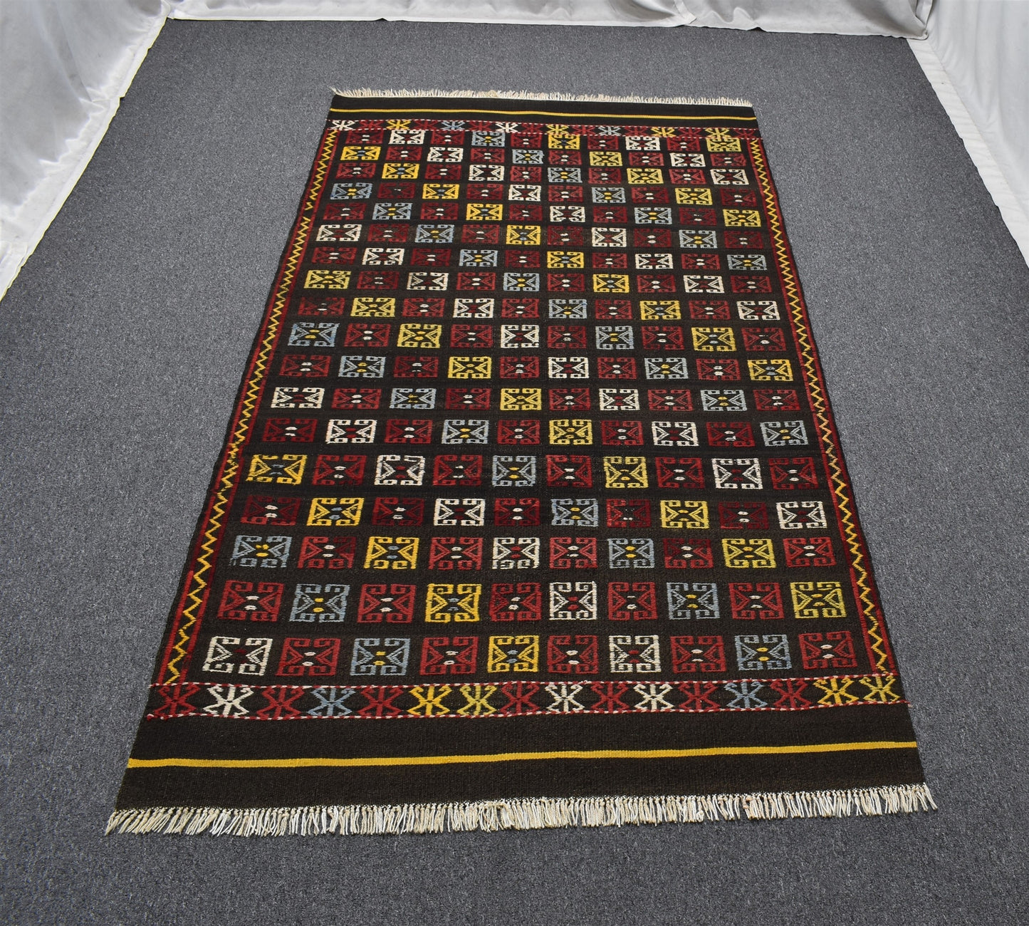 El Dokuma Benzersiz Başyapıt Bergama Yörük Yün Kilim 4744