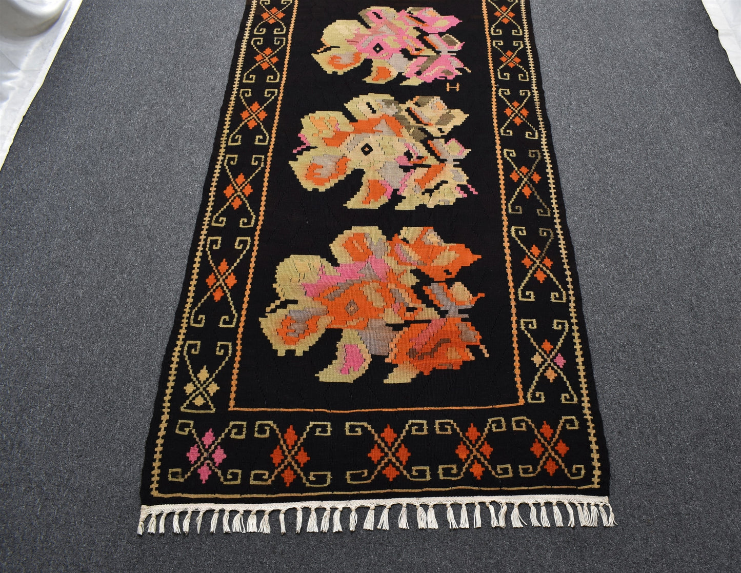 El Dokuma Güllü Çiçekli Kirmen Karabağ Yolluk Yün Kilim 5139