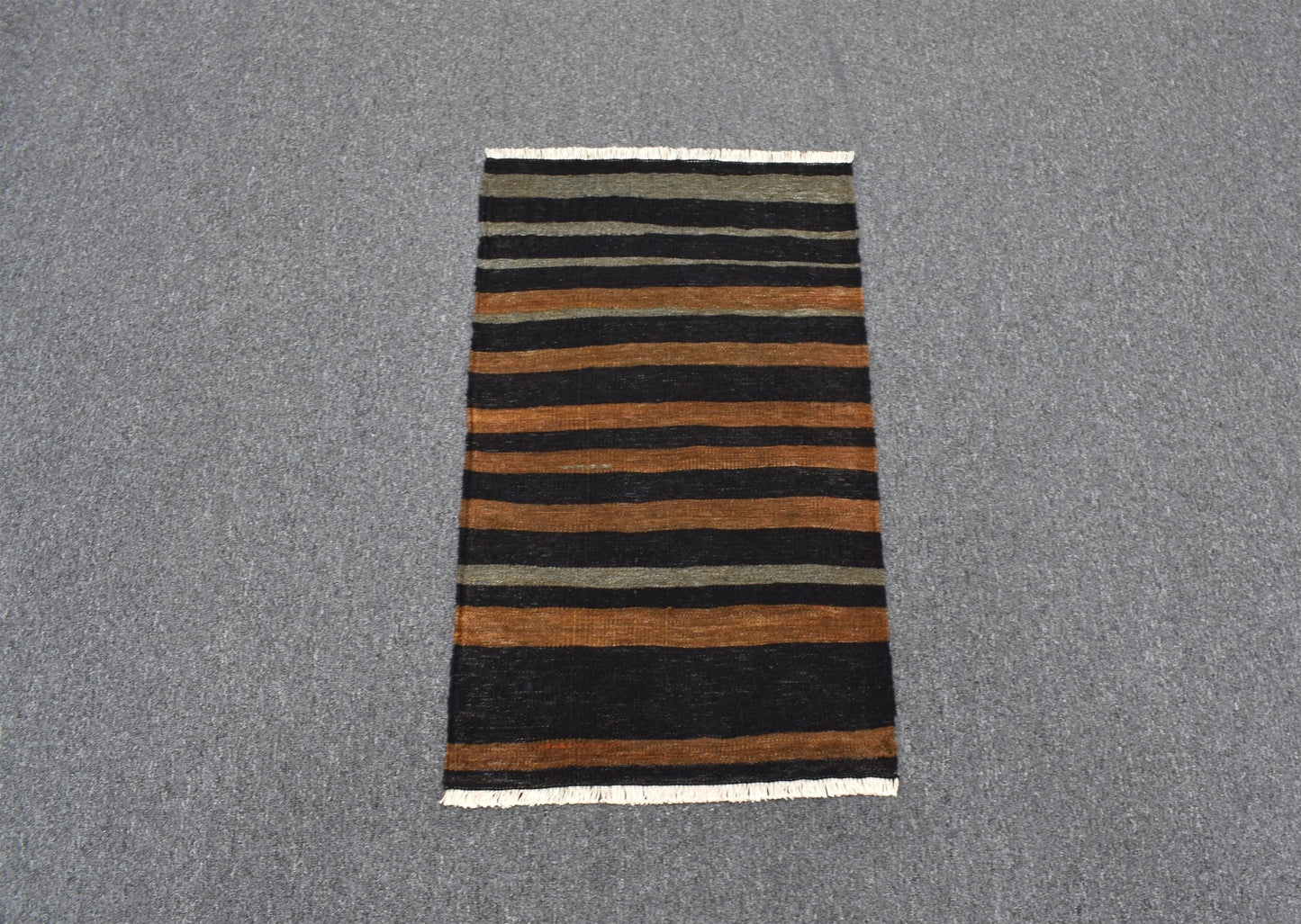 El Dokuma Nadir Otantik Kağızman Sade Yün Kilim 6376