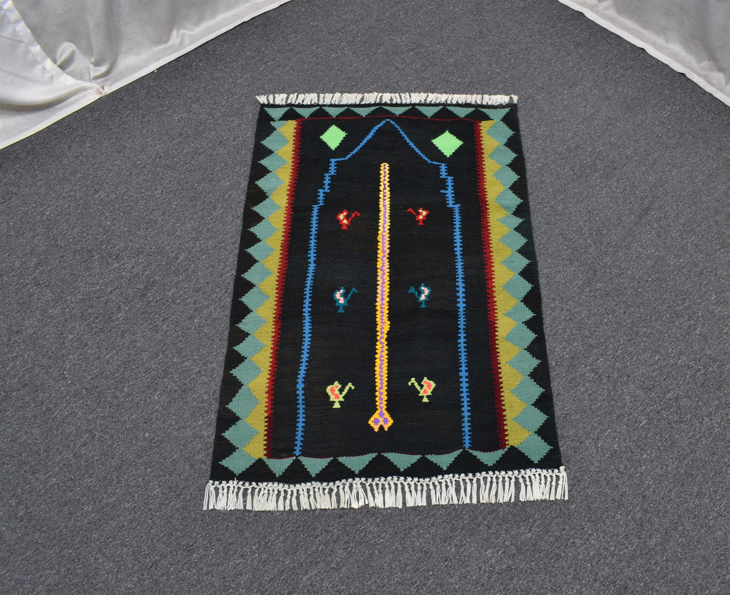 Yeni El Dokuması Benzersiz Bayburt Mihraplı Seccade Siyah Yün Kilim 6403