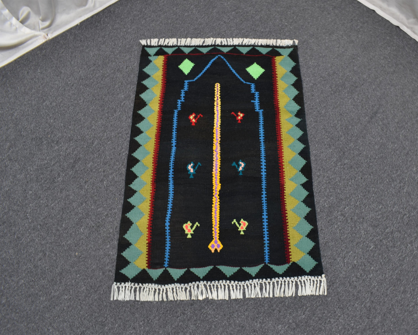 Yeni El Dokuması Benzersiz Bayburt Mihraplı Seccade Siyah Yün Kilim 6403