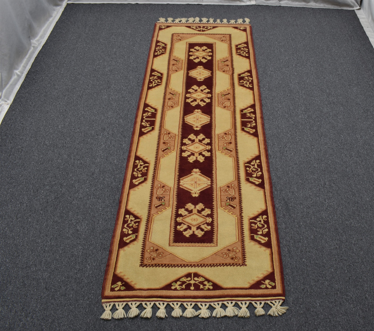 Yeni El Dokuma Çiçekli Zarif Sade Milas Muğla Yolluk Yün Halı 6711