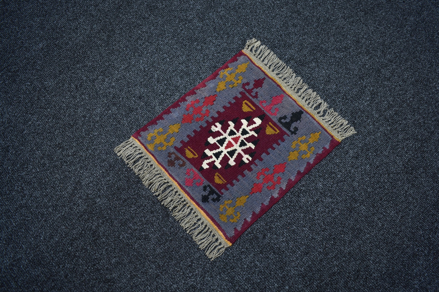 Vintage El Dokuma Kare Köşe Sandalye Minderi Pınarbaşı Kayseri Yün Kilim 6952