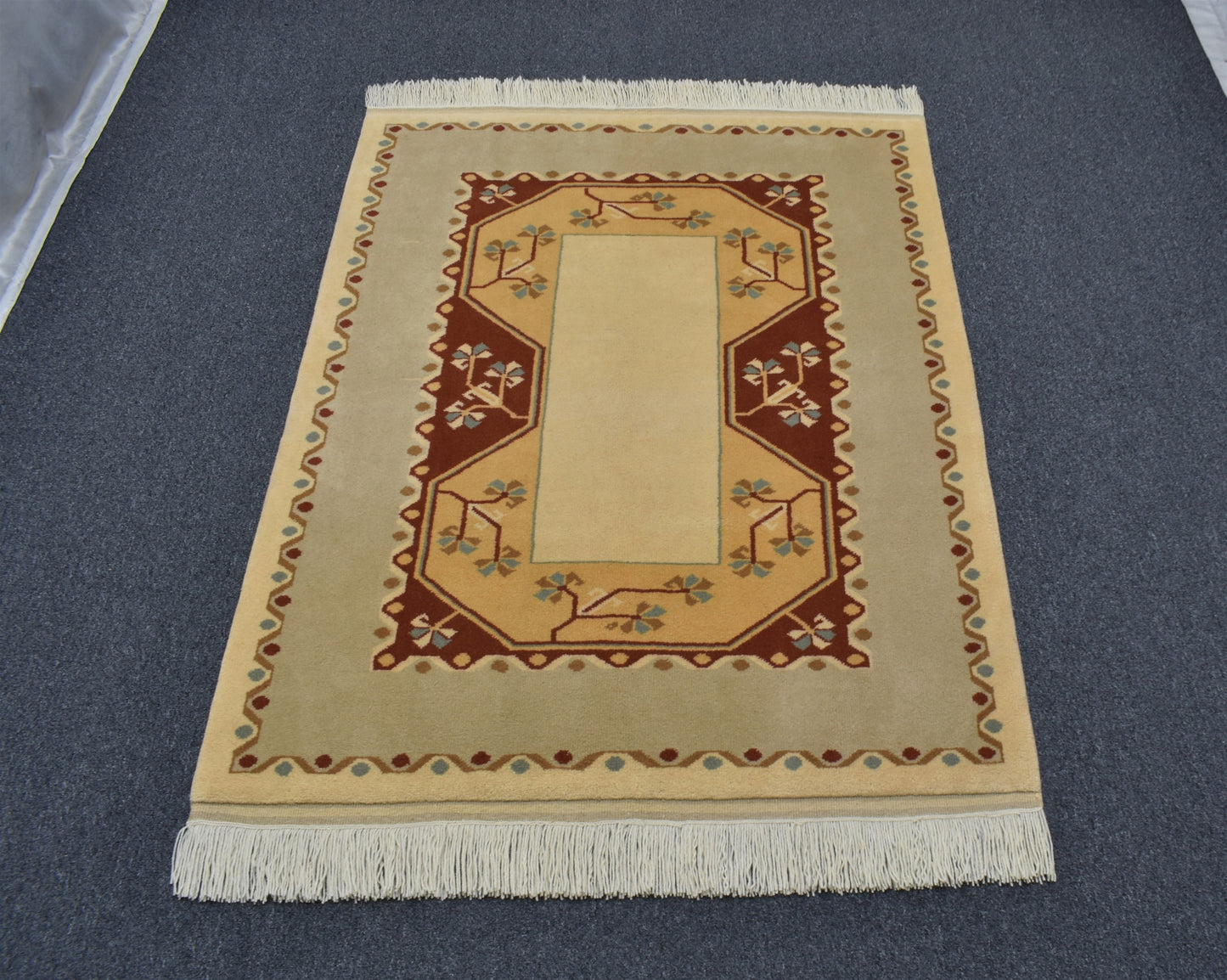 Yeni El Dokuma Modern Tasarım Sade Bej Krem Milas Yün Halı 6984