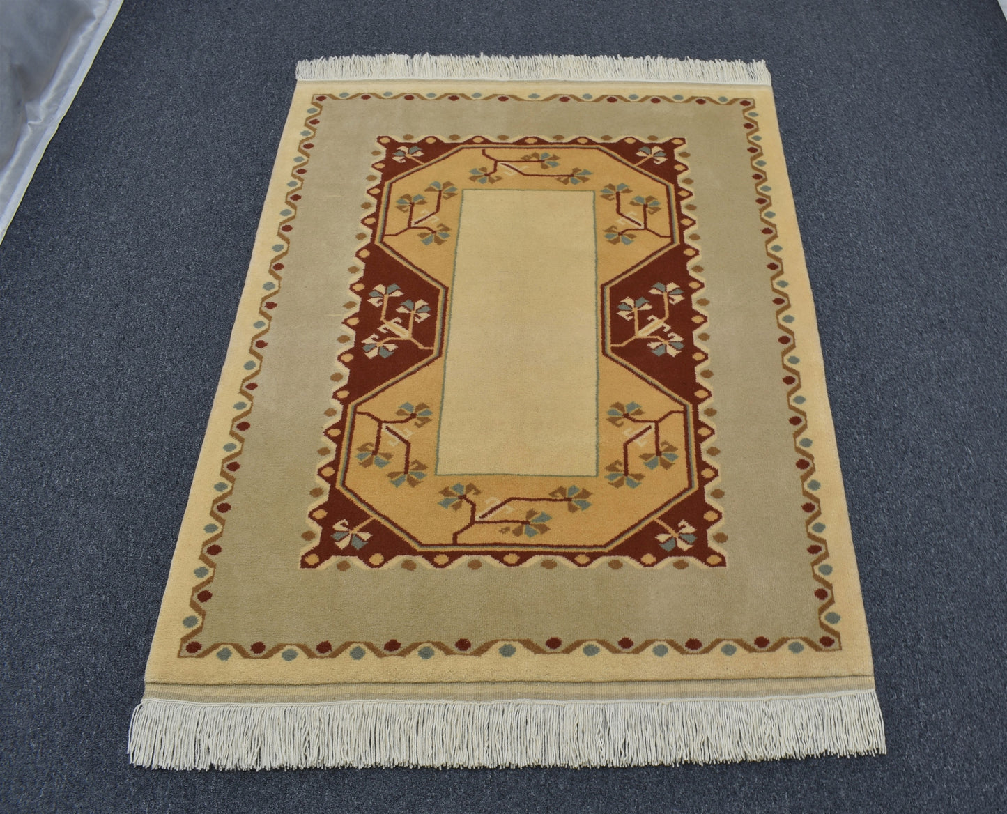 Yeni El Dokuma Modern Tasarım Sade Bej Krem Milas Yün Halı 6984