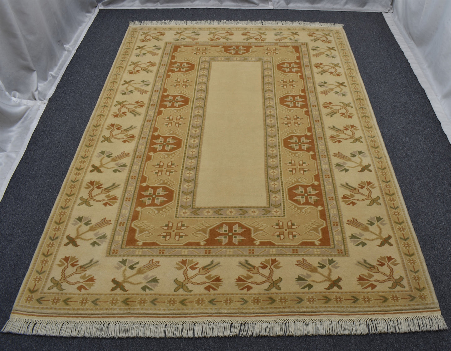 Yeni El Dokuma 5m2 Modern Çiçekli Pastel Bozalan Milas Yün Halı 6989