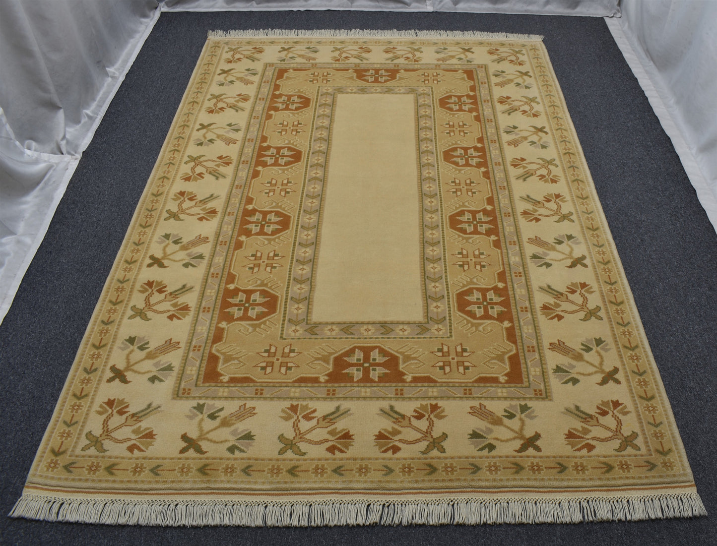Yeni El Dokuma 5m2 Modern Çiçekli Pastel Bozalan Milas Yün Halı 6989