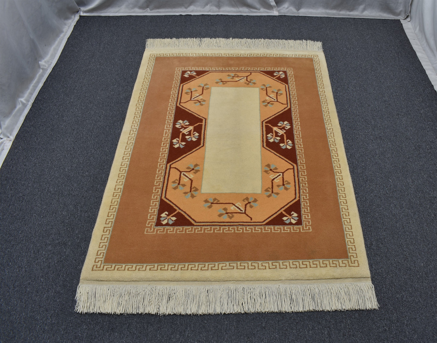 Yeni El Dokuma Modern Bej Sade Milas Yün Halı 6991