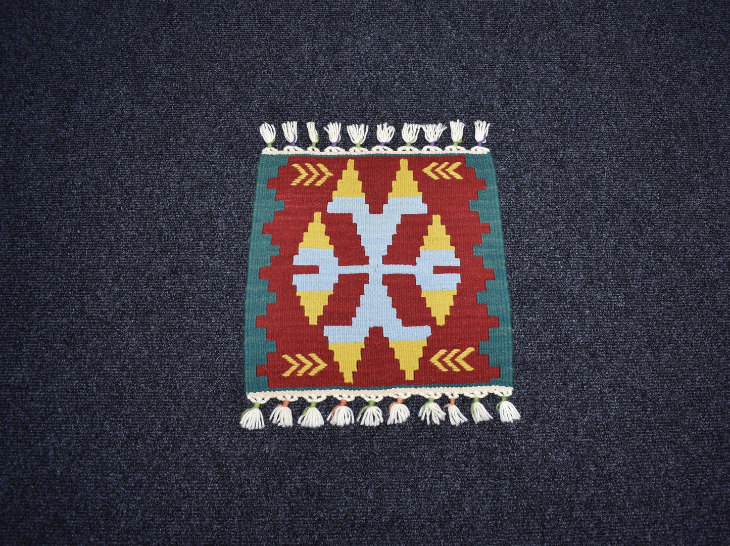 Yeni El Dokuma Kare Köşe Sandalye Minderi Pınarbaşı Kayseri Yün Kilim 7032
