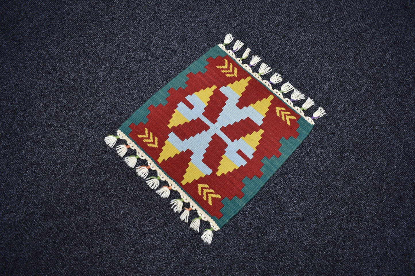 Yeni El Dokuma Kare Köşe Sandalye Minderi Pınarbaşı Kayseri Yün Kilim 7032
