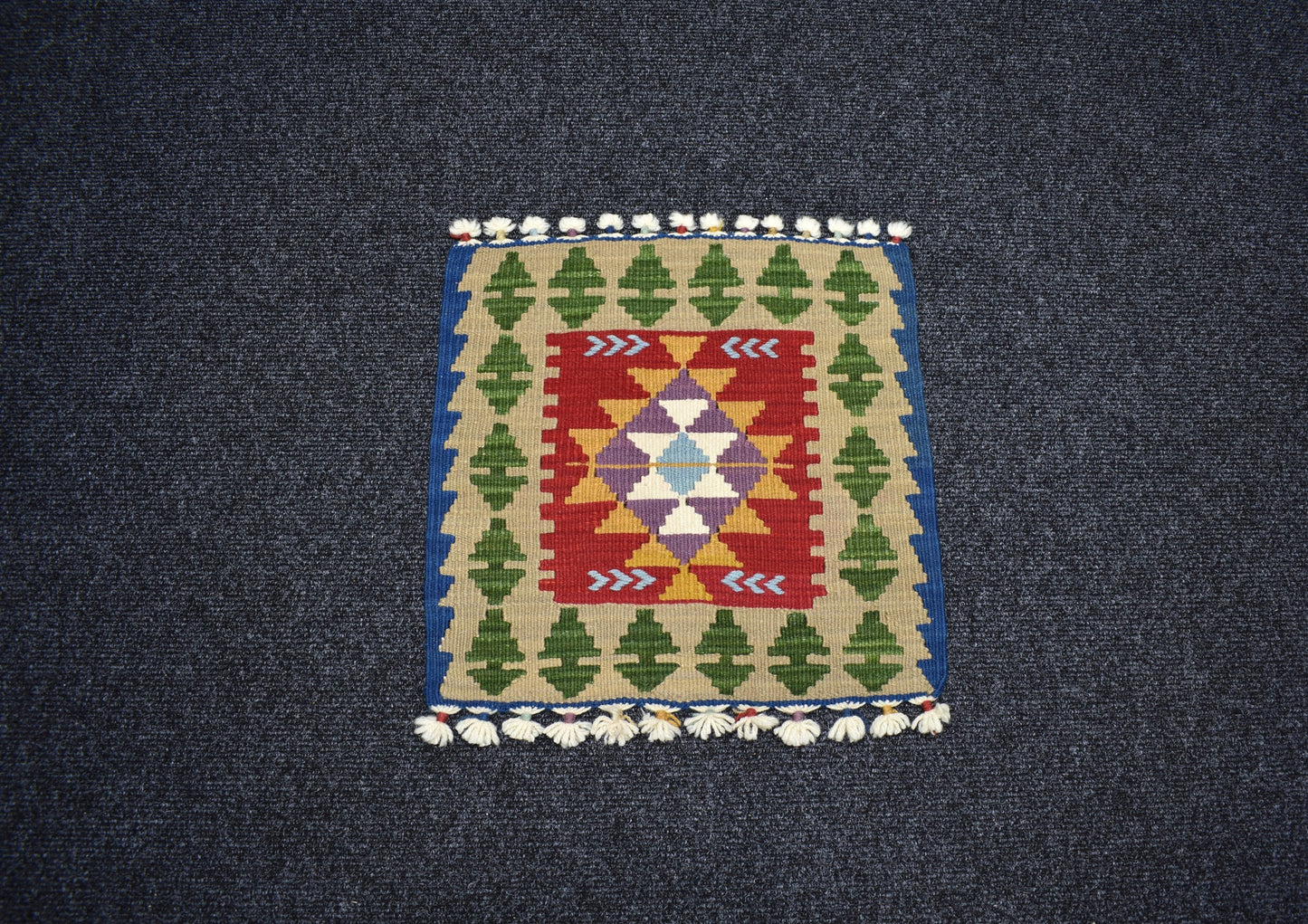 Yeni El Dokuma Kare Köşe Sandalye Minderi Pınarbaşı Kayseri Yün Kilim 7046