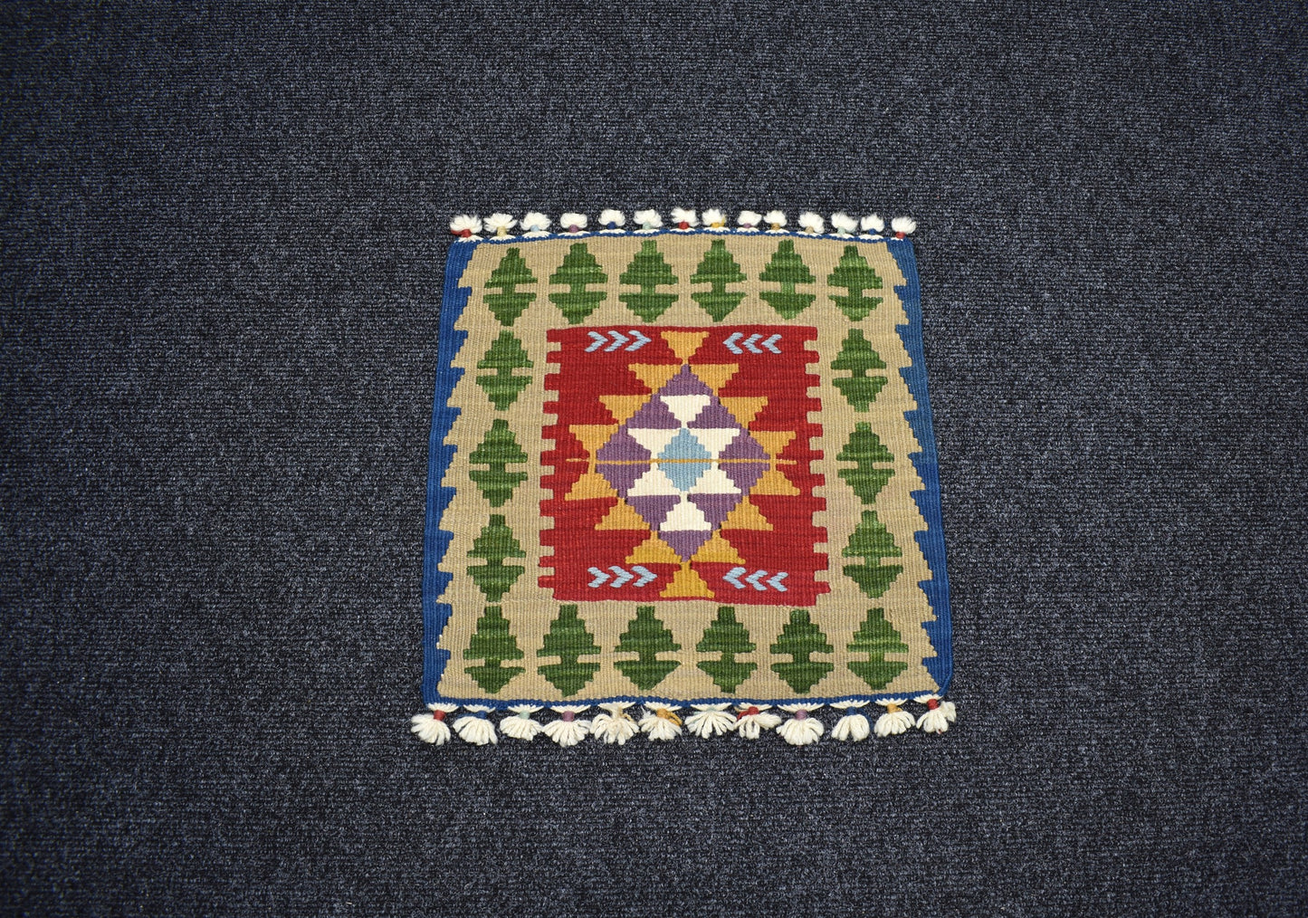 Yeni El Dokuma Kare Köşe Sandalye Minderi Pınarbaşı Kayseri Yün Kilim 7046