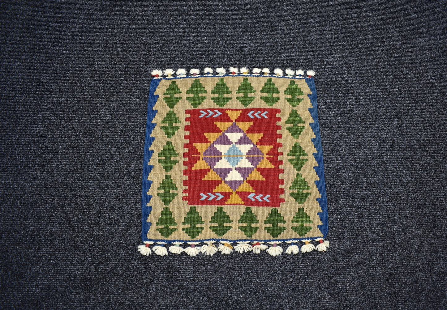 Yeni El Dokuma Kare Köşe Sandalye Minderi Pınarbaşı Kayseri Yün Kilim 7046