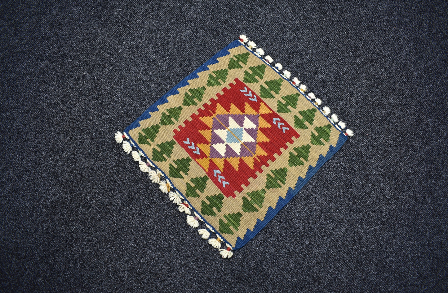 Yeni El Dokuma Kare Köşe Sandalye Minderi Pınarbaşı Kayseri Yün Kilim 7046
