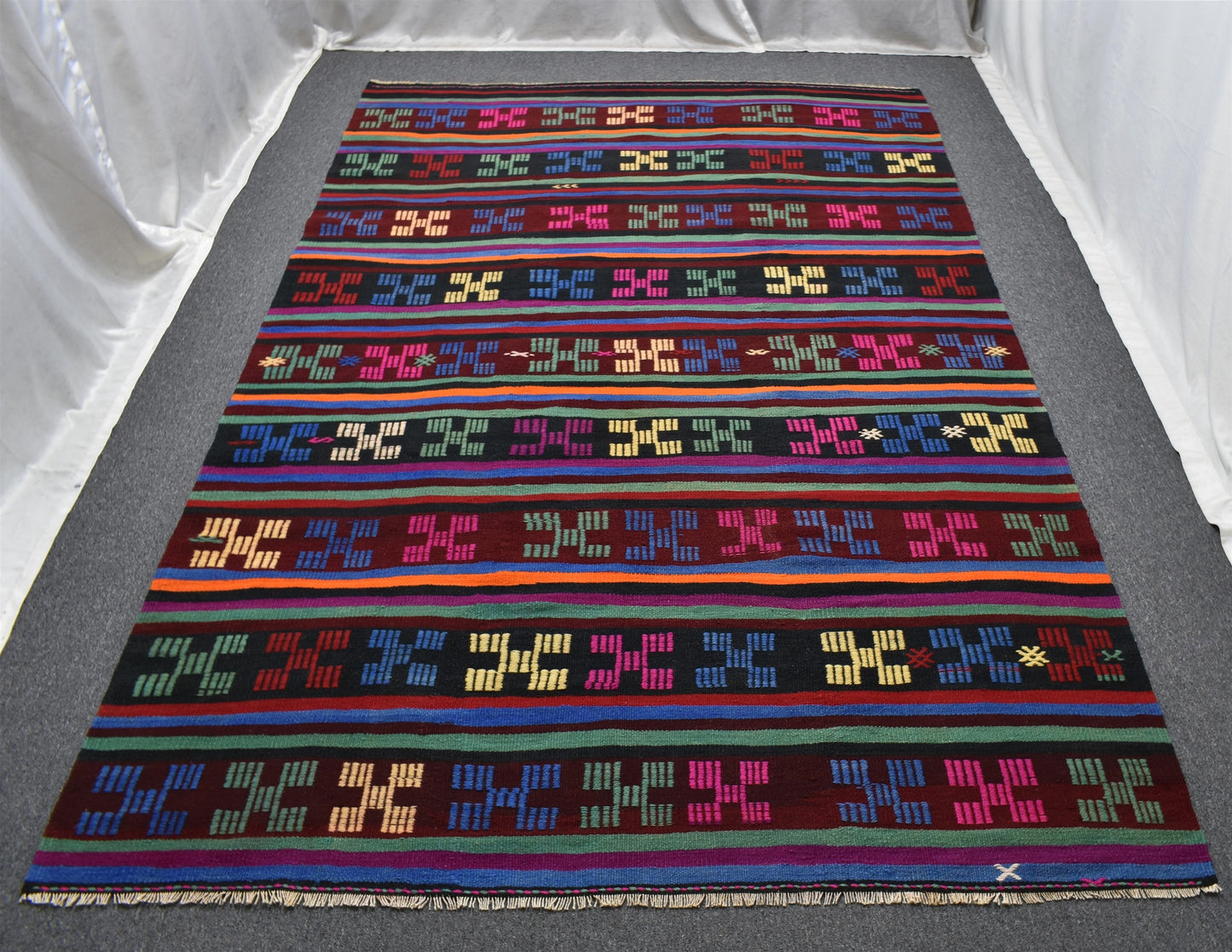 El Dokuma Görkemli Seçkin Karakeçili Yörük Yün Kilim 7056