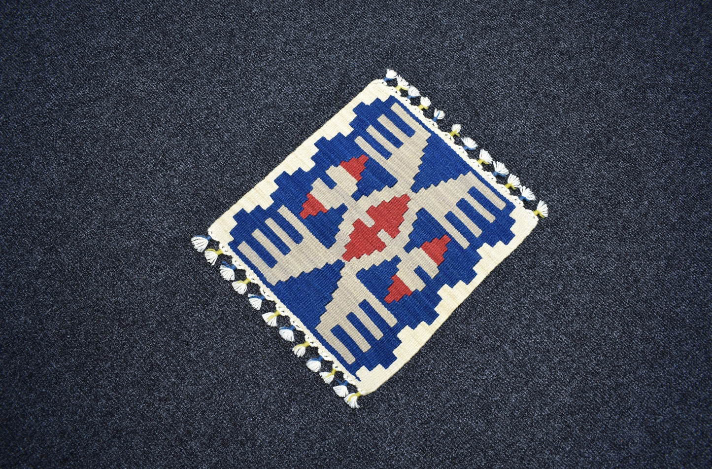 Yeni El Dokuma Kare Köşe Sandalye Minderi Pınarbaşı Kayseri Yün Kilim 7100
