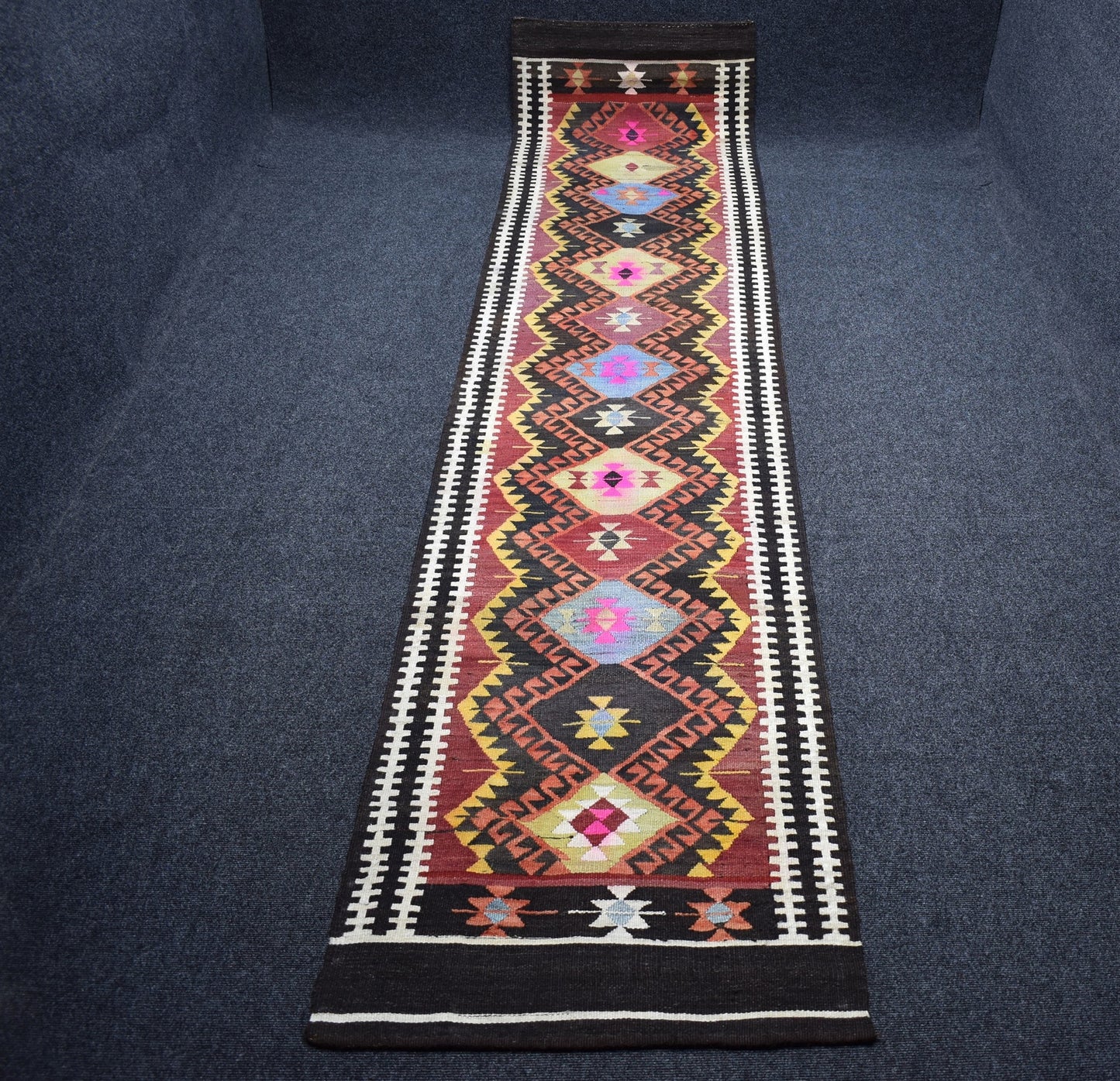 Vintage El Dokuma Devasa 13 Göbekli Kars Kağızman Yolluk Yün Kilim 7312