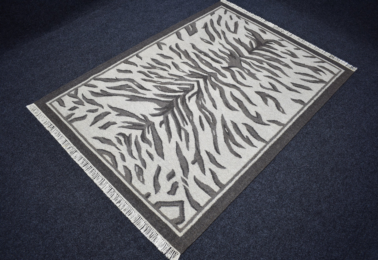 Yeni 3m2 El Dokuma Nadir Naturel Modern Leopar Yün Kilim 7356