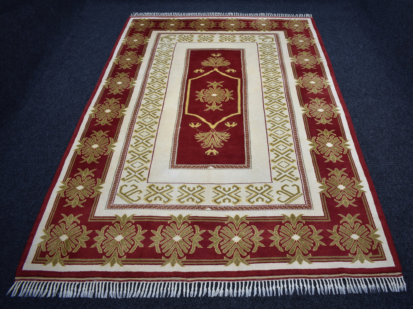 Yeni El Dokuma Emsalsiz Bozalan Milas Muğla Çiçekli Yün Halı 7361