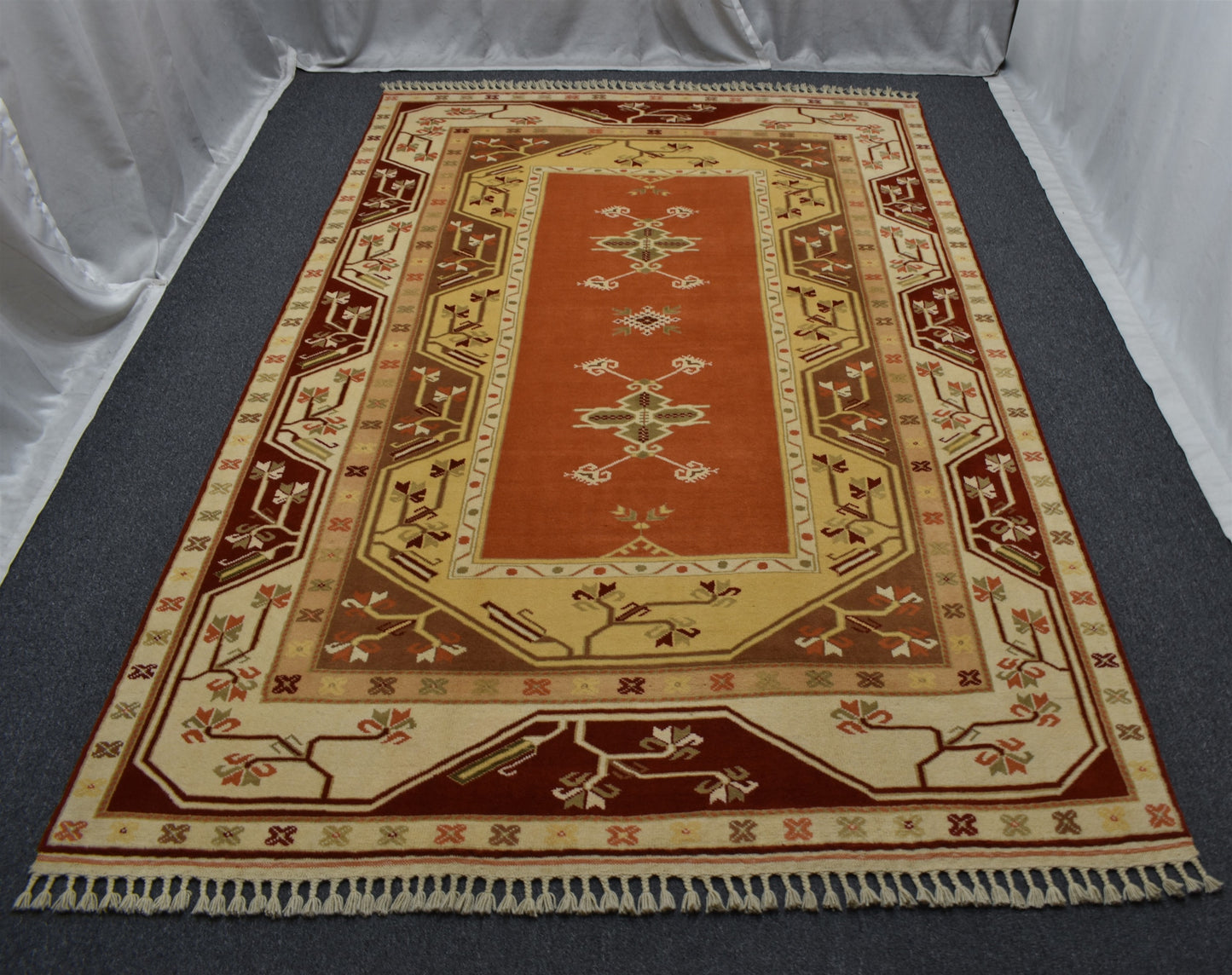Yeni El Dokuma Modern Naif Çiçekli Bozalan Milas Yün Halısı 7365