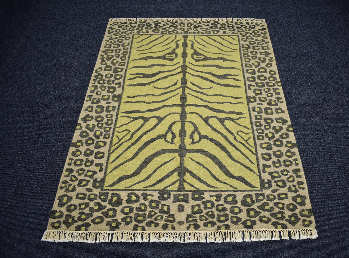Yeni El Dokuma Modern Leopar Tasarım Yün Kilim 7395