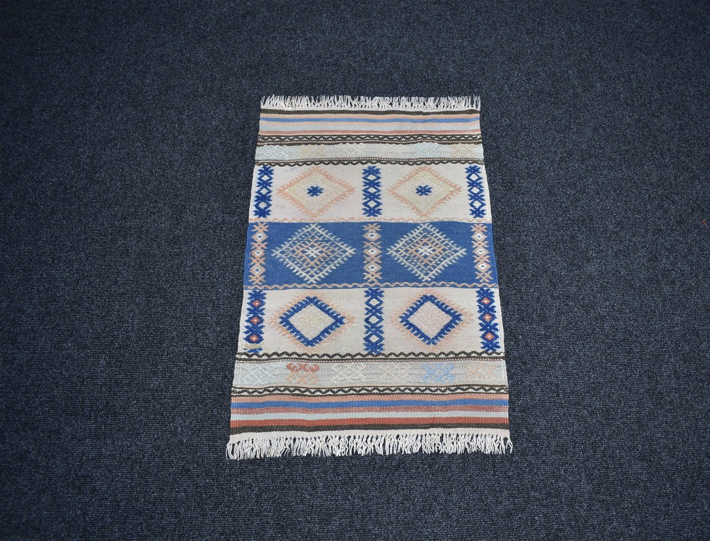 Vintage El Dokuma Eşsiz Pastel Balıkesir Yün Kilim 7411