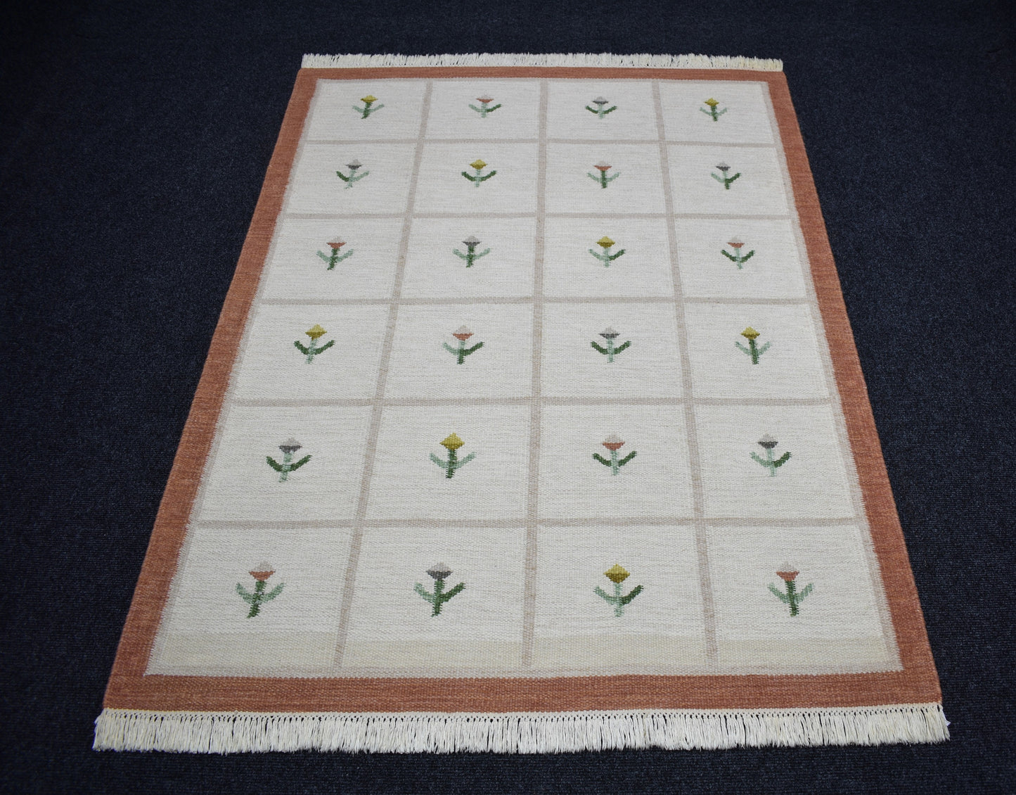 Yeni El Dokuma 3m2 Modern Tasarım Çiçekli Yün Kilim 7430