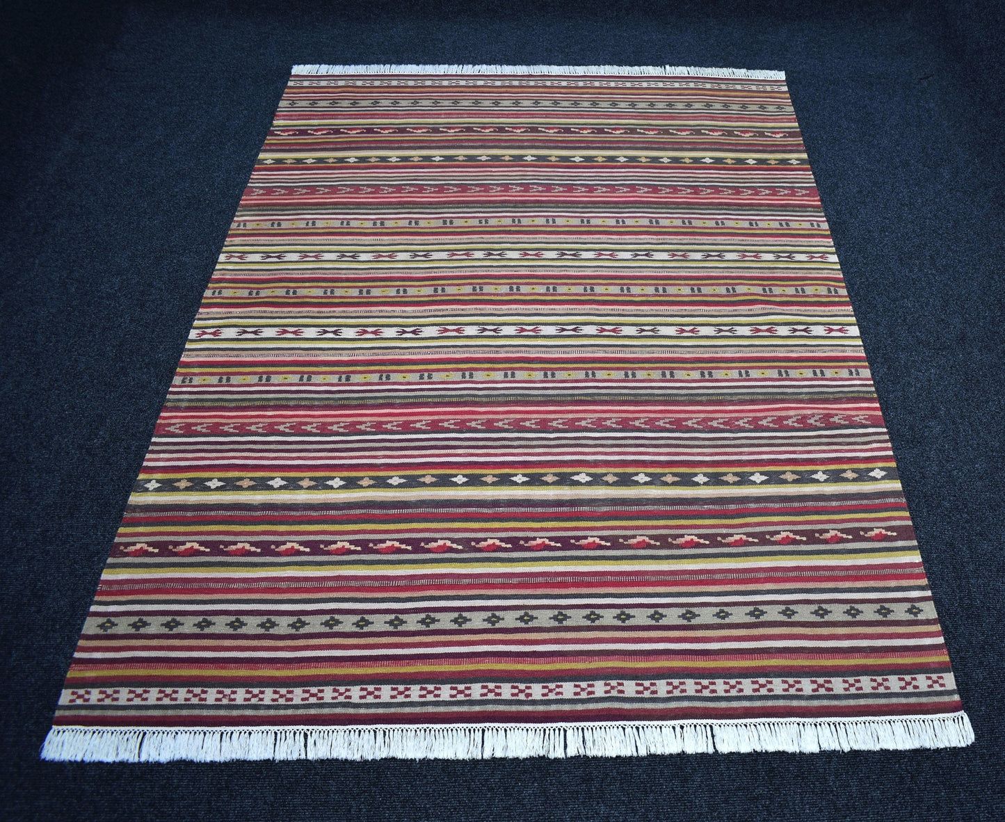 Yeni El Dokuma 4m2 Naif Modern Tasarım Geometrik Yün Kilim 7439
