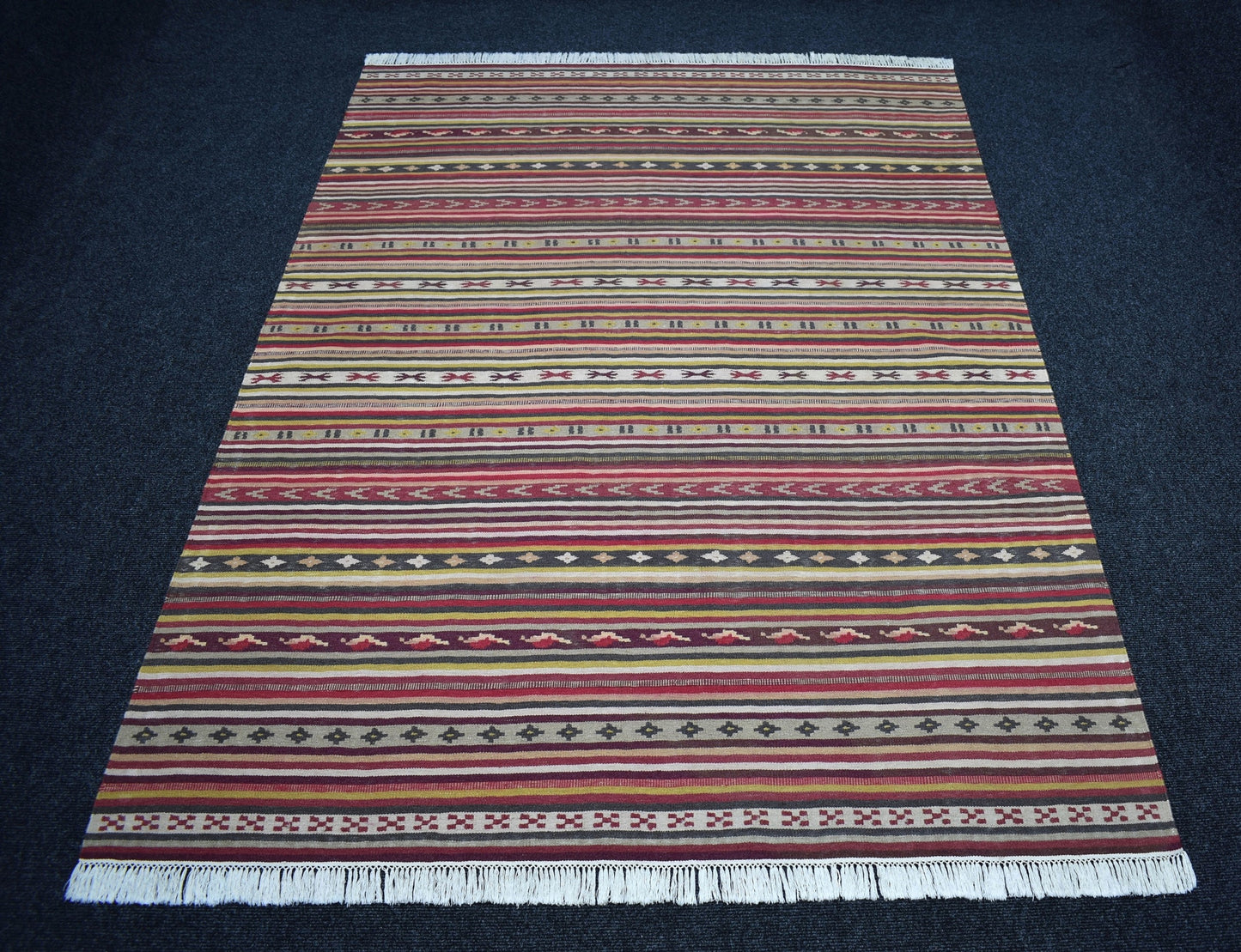 Yeni El Dokuma 4m2 Naif Modern Tasarım Geometrik Yün Kilim 7439