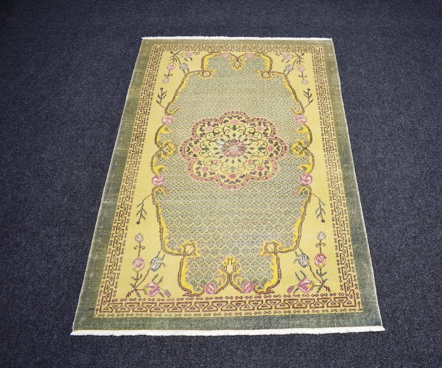 Vintage El Dokuma Enfes Eskitme Sarı Kula İzmir Yün Halı 7451