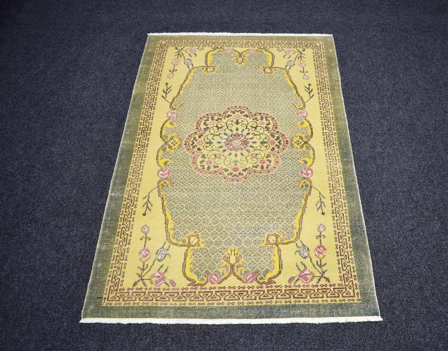 Vintage El Dokuma Enfes Eskitme Sarı Kula İzmir Yün Halı 7451