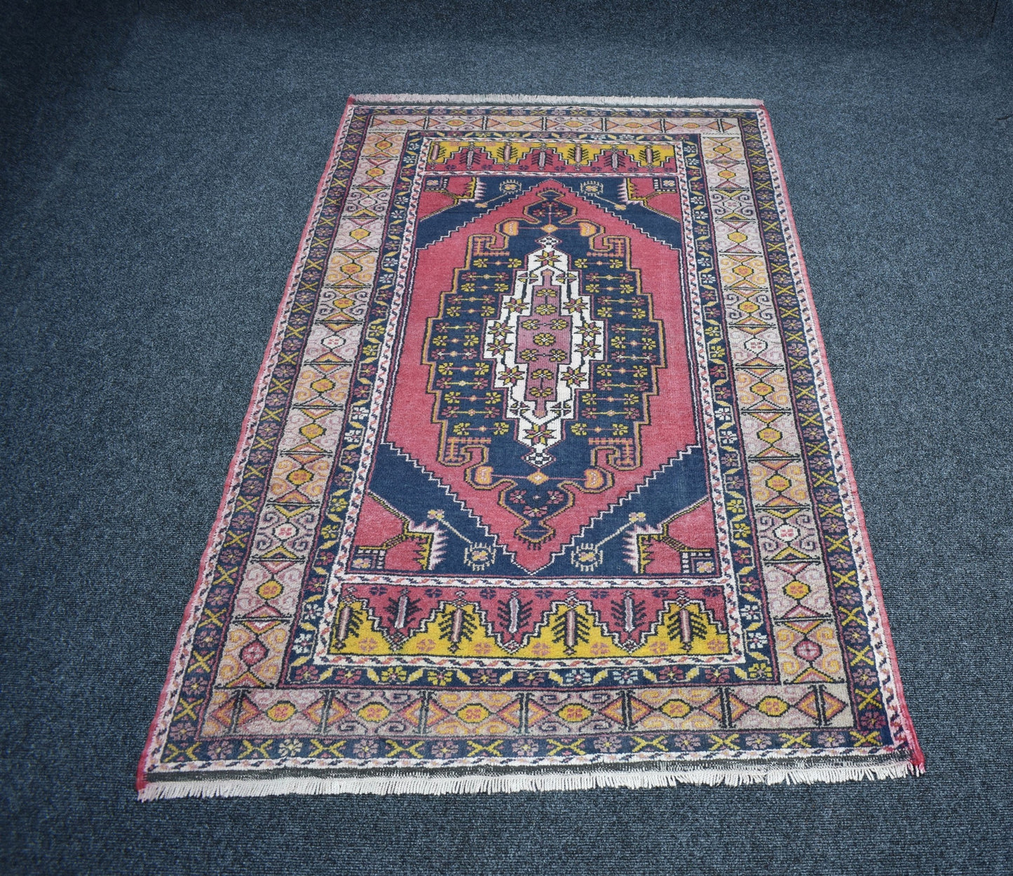Vintage El Dokuması Arısama Model Niğde Yün Halı 7463