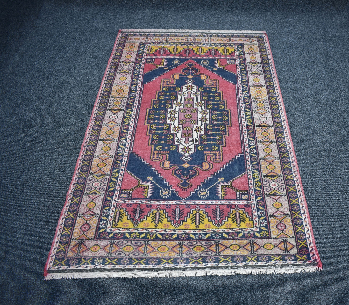 Vintage El Dokuması Arısama Model Niğde Yün Halı 7463