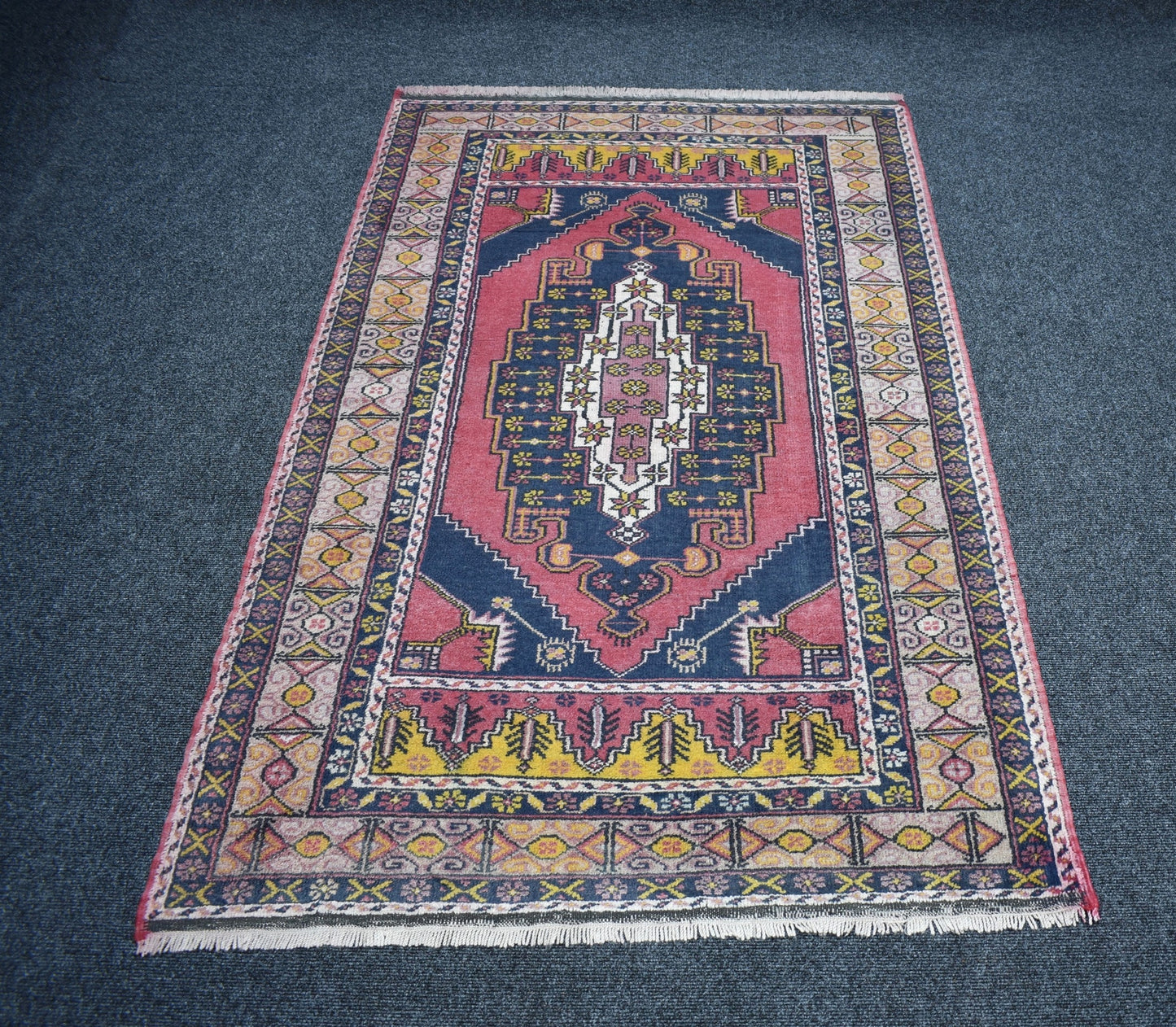 Vintage El Dokuması Arısama Model Niğde Yün Halı 7463