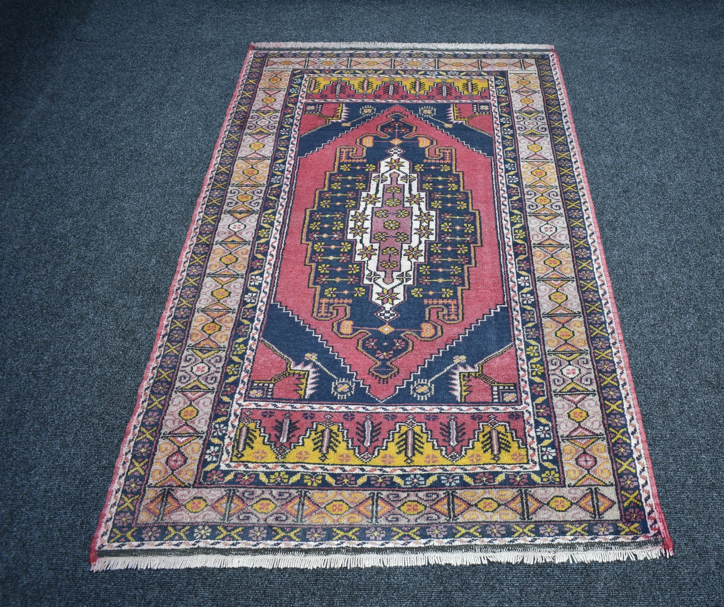 Vintage El Dokuması Arısama Model Niğde Yün Halı 7463