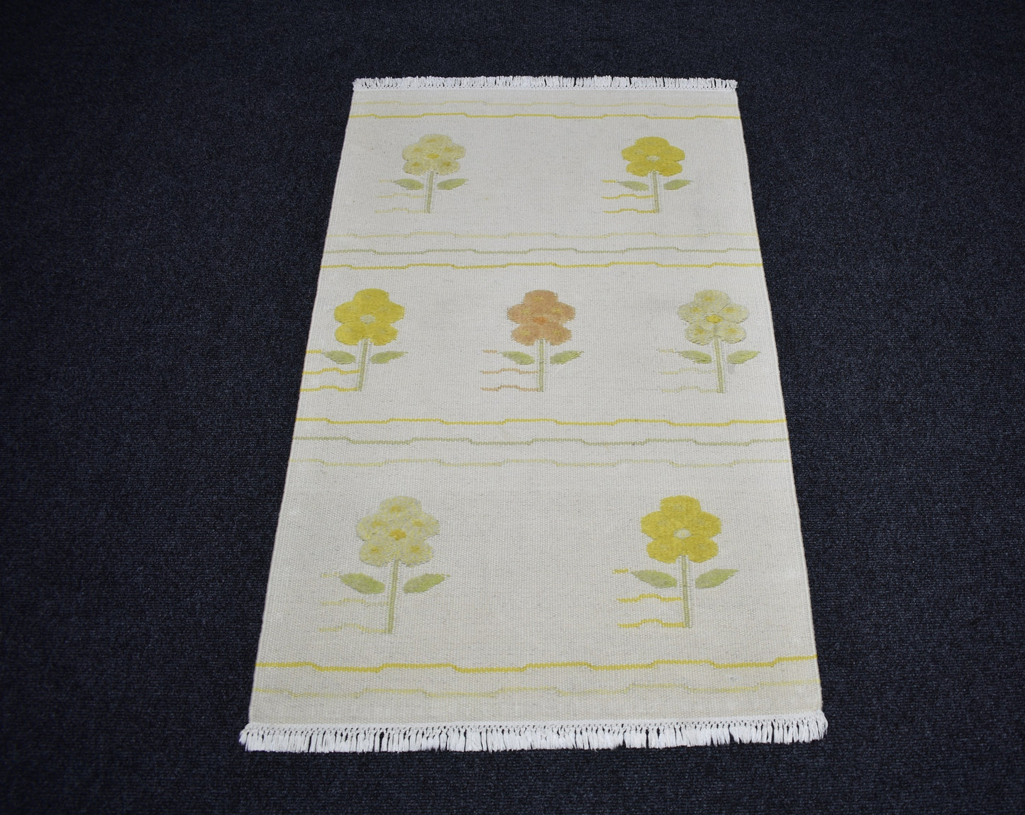 Yeni El Dokuma Nadir Modern Kabartmalı Çiçekli Yün Kilim 7466