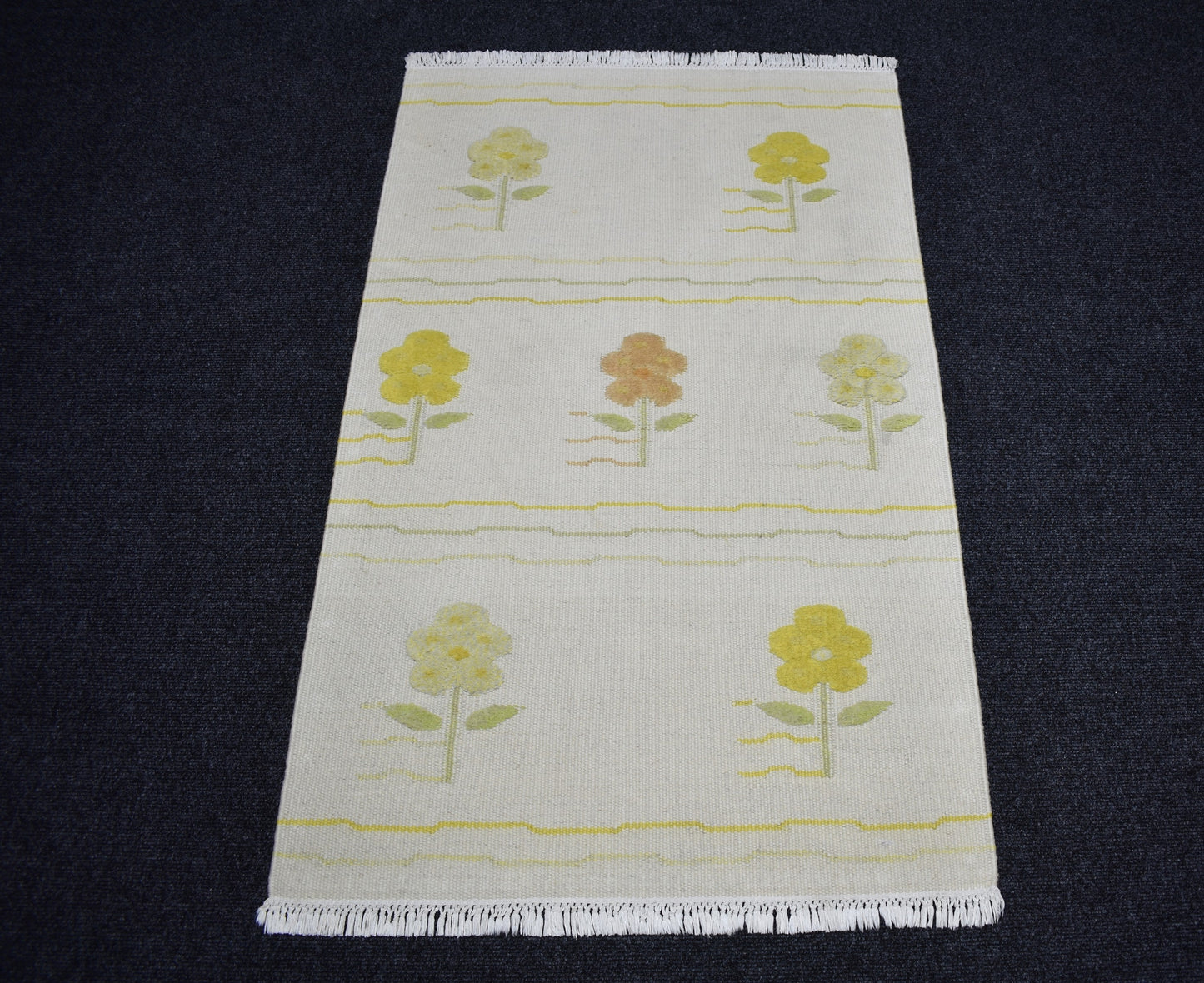 Yeni El Dokuma Nadir Modern Kabartmalı Çiçekli Yün Kilim 7466
